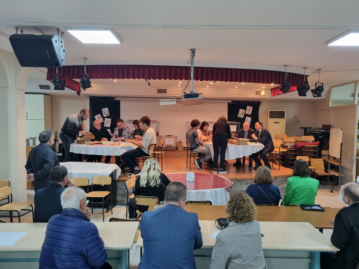 10 Vakıfta seçim: Bakırköy'de Mavi, Yeşilköy'de Beyaz, Beşiktaş'ta Mavi, Yeniköy'de Turuncu Liste kazandı